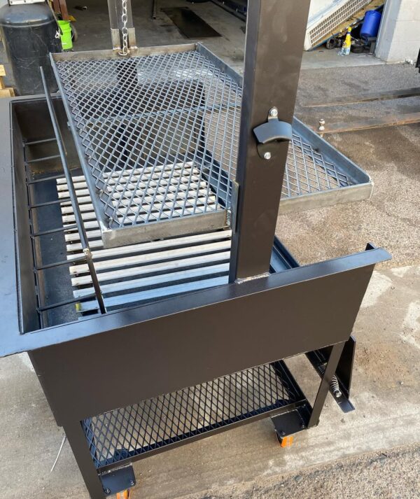 Santa Maria Argentine 4830 – Adjustable V-Grate Grill - Image 4
